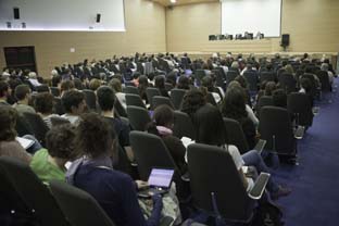 Público asistente al homenaje a Sanchis Guarner.